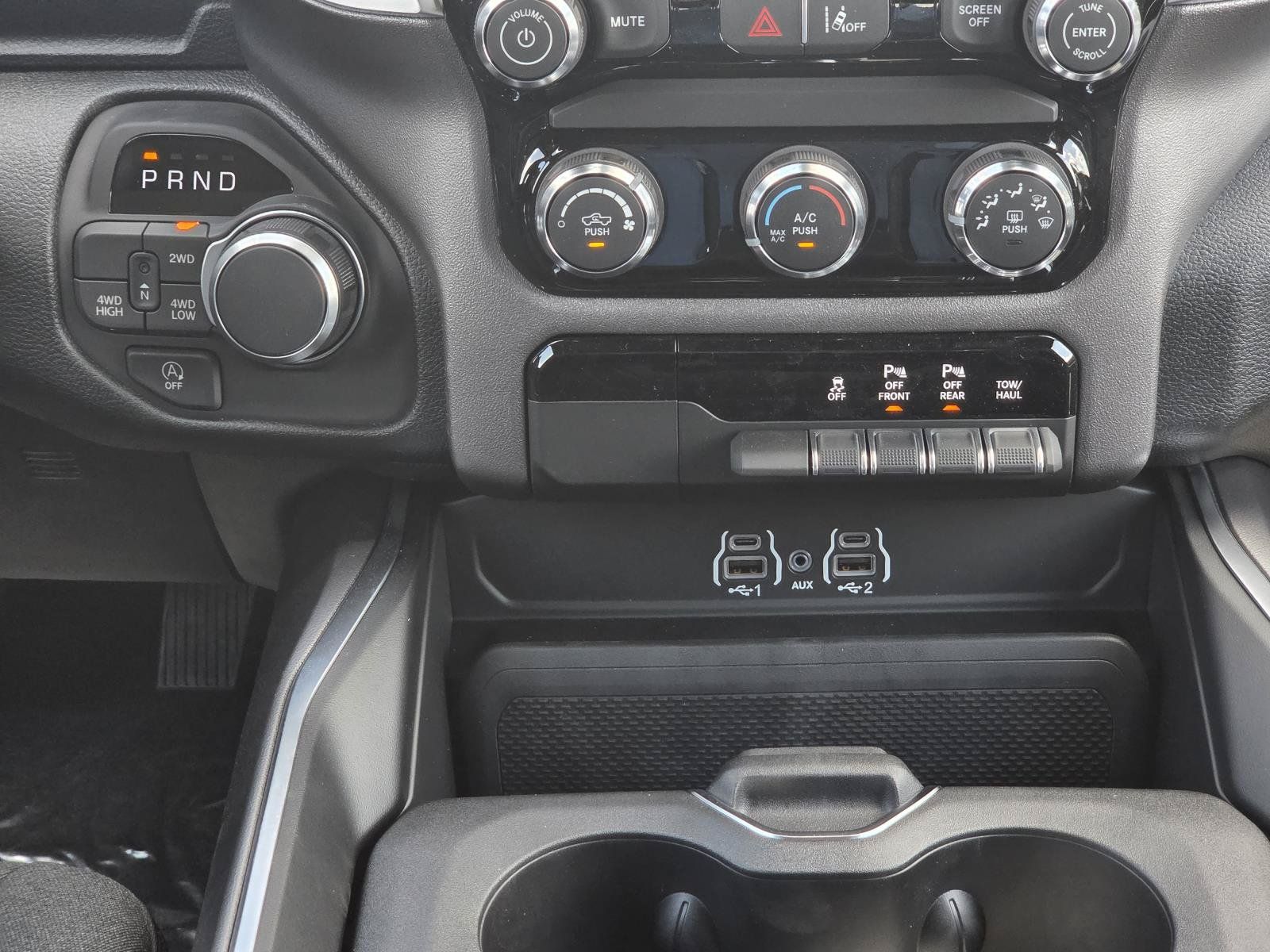 New 2026 RAM 1500 Express AWD/4WD image 12