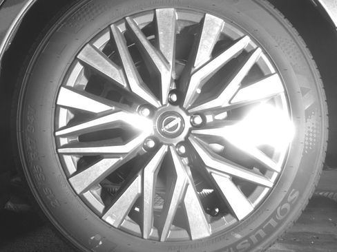 Used 2025 Nissan Altima 2.5 SV FWD image 14