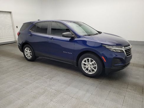 Used 2023 Chevrolet Equinox LS w/ LS Convenience Package FWD image 11