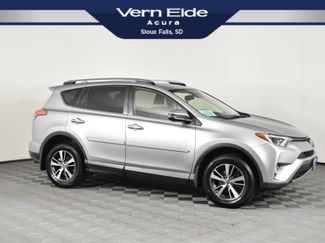Used 2018 Toyota RAV4 XLE image 1
