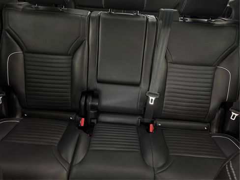 Used 2023 Land Rover Discovery HSE R-Dynamic AWD/4WD image 48