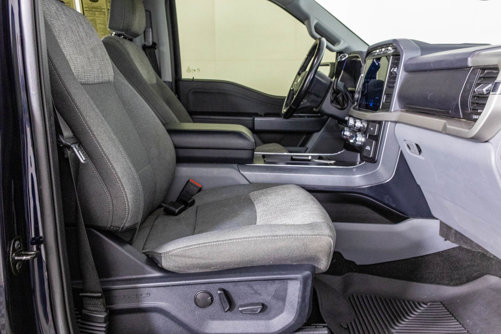 Used 2021 Ford F150 XLT w/ Equipment Group 302A High AWD/4WD image 46