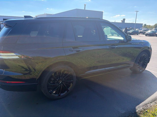 Used 2025 Lincoln Aviator Reserve w/ Equipment Group 201A AWD/4WD image 11