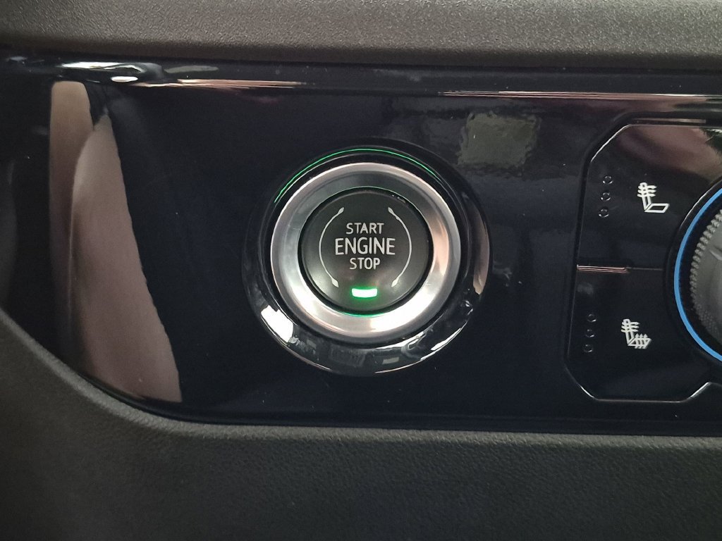 Certified 2023 Chevrolet Silverado 1500 LT AWD/4WD image 28