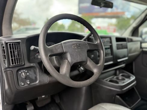 Used 2006 Chevrolet Express 2500 image 13