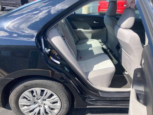 Used 2013 Toyota Camry LE FWD image 22