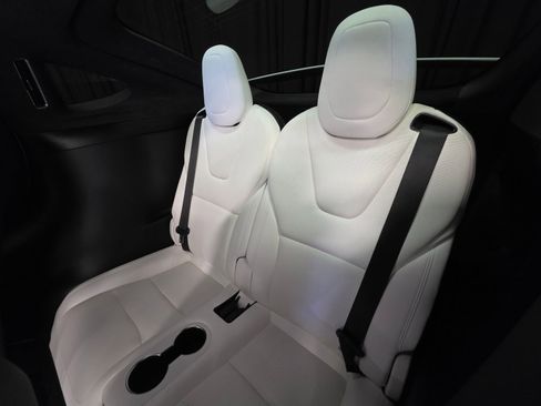 Used 2022 Tesla Model X image 33