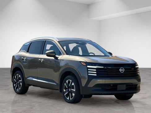 Used 2025 Nissan Kicks SR FWD image 9