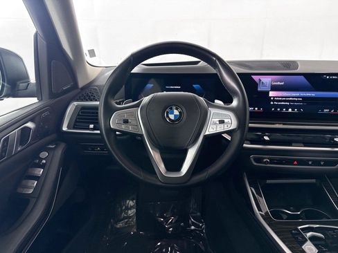 Used 2025 BMW X7 xDrive40i AWD/4WD image 34