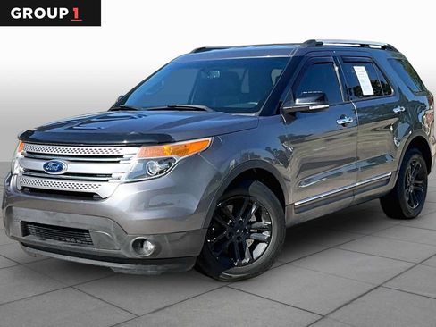 Used 2014 Ford Explorer XLT w/ Equipment Group 202A FWD image 1