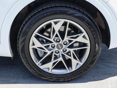 Used 2025 Genesis GV70 2.5T AWD/4WD image 8