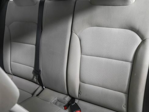 Used 2017 Hyundai Elantra SE image 36