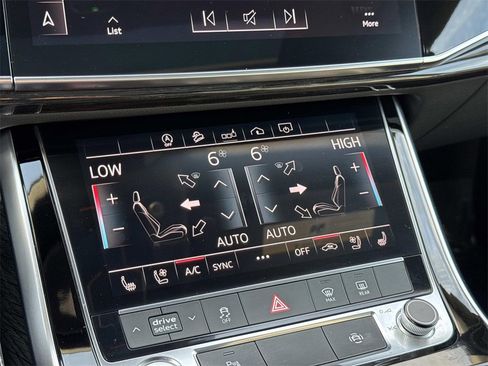 Used 2019 Audi Q8 Premium Plus w/ Premium Plus image 19