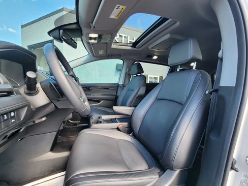 Used 2024 Honda Odyssey Touring image 17