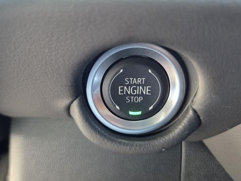 Used 2025 Chevrolet Suburban LT AWD/4WD image 29