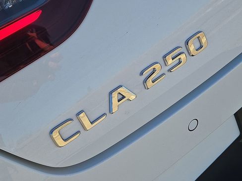 Used 2025 Mercedes-Benz CLA 250 image 12