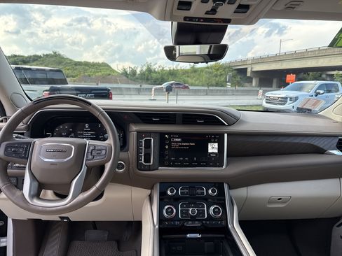 Used 2024 GMC Yukon Denali w/ Denali Reserve Package AWD/4WD image 15