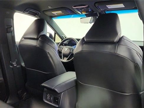 Used 2023 Toyota Venza Limited image 27