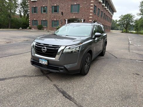 Used 2022 Nissan Pathfinder SV AWD/4WD image 7