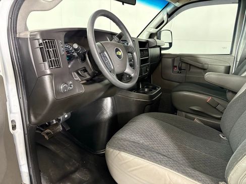 Used 2022 Chevrolet Express 2500 w/ Driver Convenience Package image 25