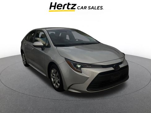 Used 2025 Toyota Corolla LE image 1