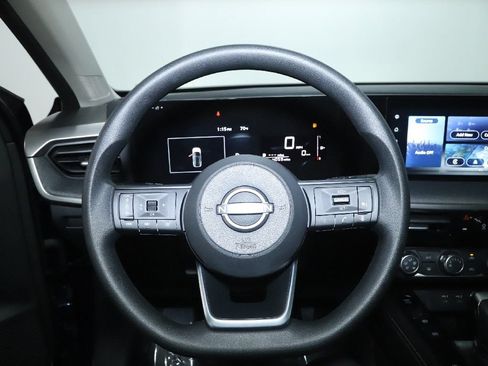 Certified 2025 Nissan Kicks SV AWD/4WD image 23