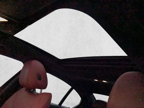 Used 2022 BMW 330i Sedan w/ M Sport Package image 16