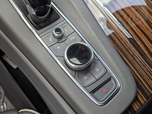 Certified 2023 Cadillac Escalade Premium Luxury w/ LPO, Illumination Package AWD/4WD image 32