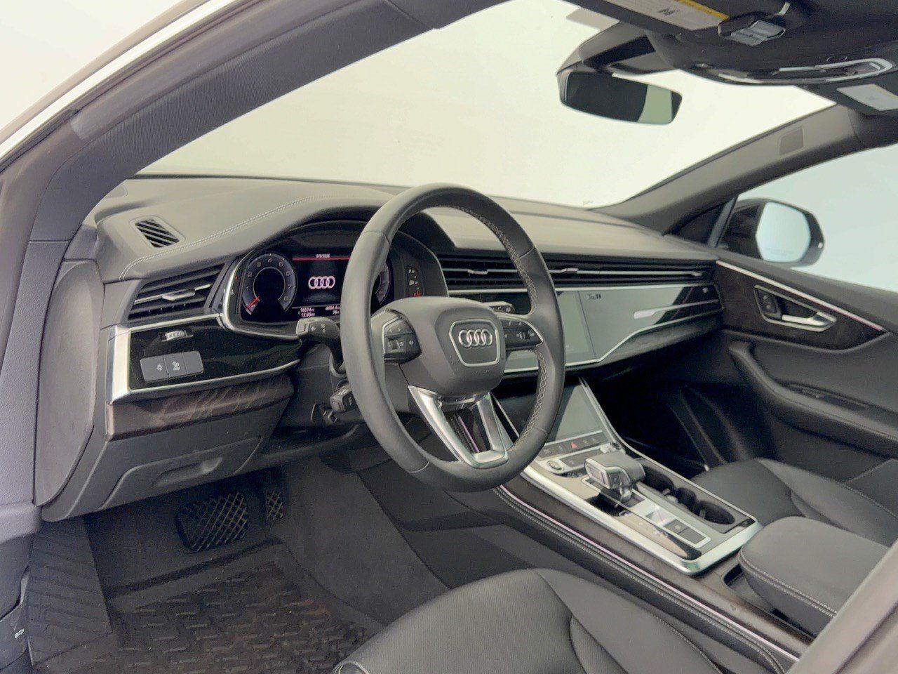 Used 2023 Audi Q8 Premium Plus w/ Premium Plus Package AWD/4WD image 4