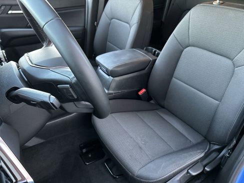 Used 2025 GMC Canyon Elevation image 17