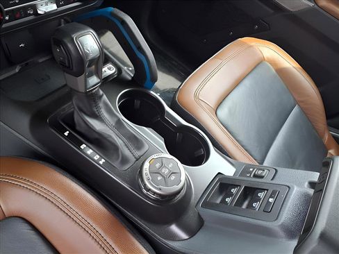 Used 2022 Ford Bronco Outer Banks image 16