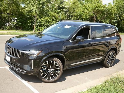 New 2025 Volvo XC90 B6 Plus w/ Protection Package image 3