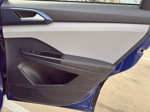 Used 2024 Volkswagen Taos SE image 39