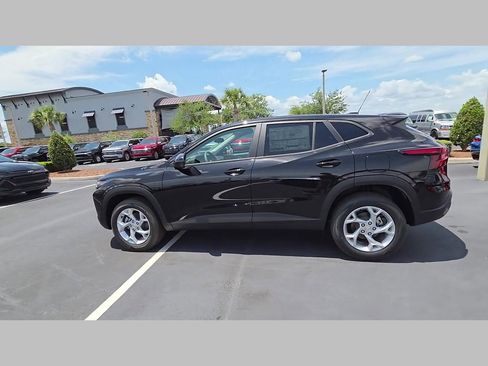 New 2026 Chevrolet Trax LS FWD image 21