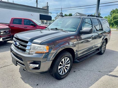 Used 2017 Ford Expedition XLT AWD/4WD image 3