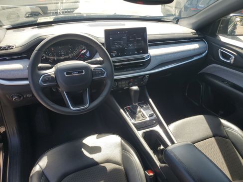 Used 2024 Jeep Compass Latitude AWD/4WD image 14