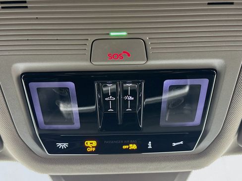 Used 2024 Volkswagen Atlas Peak Edition SEL image 17