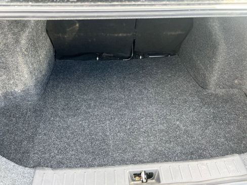 Used 2025 Nissan Versa SV FWD image 31