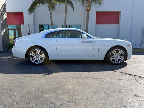 Used 2014 Rolls-Royce Wraith image 2