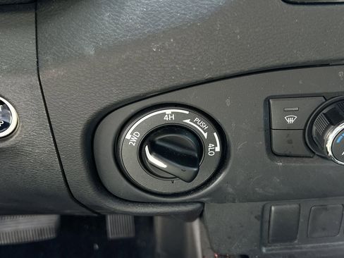 Used 2024 Nissan Frontier PRO-4X w/ Off-Road Protection Package image 9