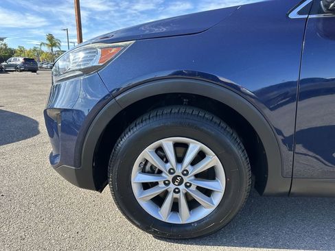 Used 2019 Kia Sorento FWD image 18