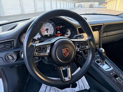 Used 2018 Porsche 911 Carrera 4S image 10