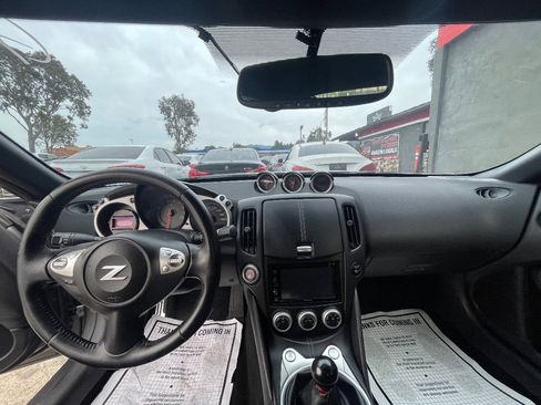 Used 2014 Nissan 370Z Touring w/ Aerodynamics Package image 10
