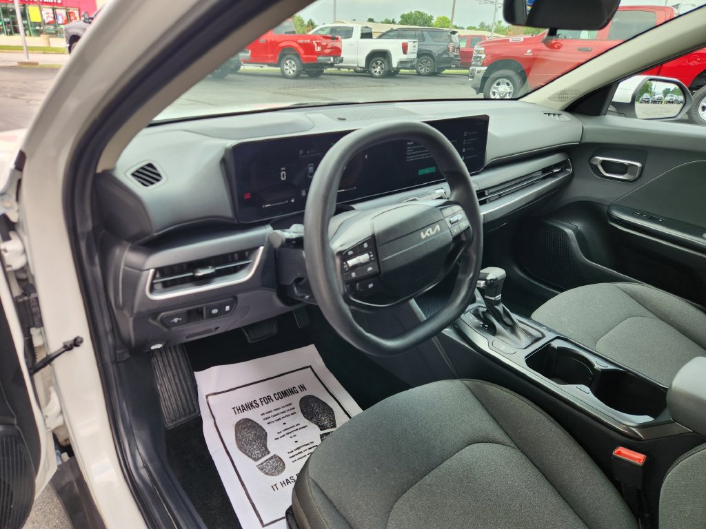 Used 2025 Kia K4 FWD image 21