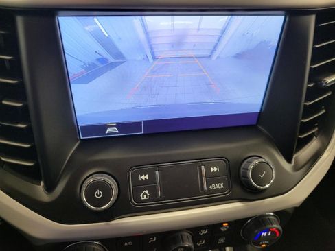 Used 2023 GMC Acadia SLE w/ Driver Convenience Package image 14