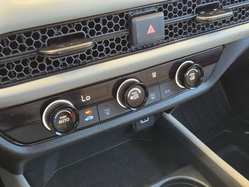 Used 2025 Honda HR-V LX image 17