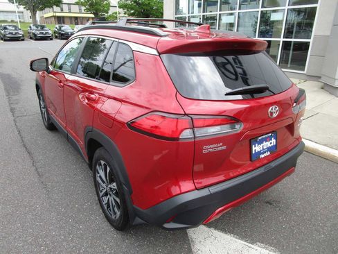 Used 2023 Toyota Corolla Cross XLE w/ Convenience Package AWD/4WD image 7