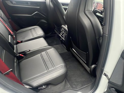 Certified 2026 Porsche Cayenne S AWD/4WD image 20
