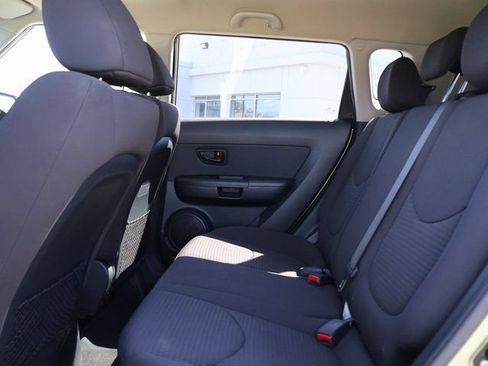 Used 2012 Kia Soul FWD image 11