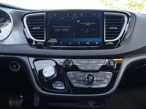 Used 2026 Chrysler Pacifica Select FWD image 29